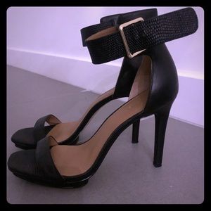 High heels size US7